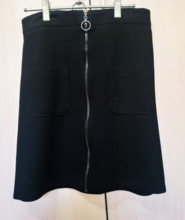 теннисная юбка в школу: S (EU 36), M (EU 38), цвет - Черный