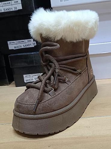 imac ženska obuća: 🍂 Ugg Nov Model Čupave🍂
🍂Dostupni brojevi 36-41
🍂Cena 3500 din — 2