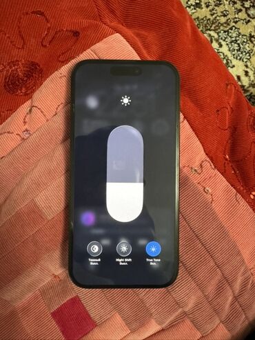 Apple iPhone: IPhone 15 Pro, Б/у, 256 ГБ, Black Titanium, Защитное стекло, Чехол, Кабель, 86 %