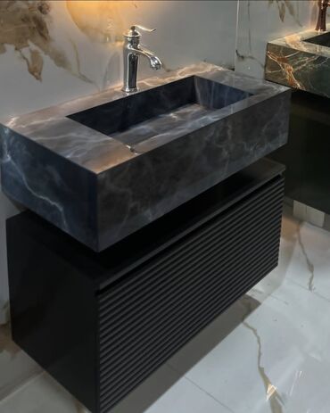 Moydadırlar: Mərmər effektli, düzbucaqlı formalı, qara rəngli dolablı asma tualet — 2