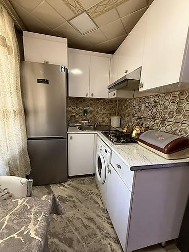 квартира посуточно: 3 Otaq Daş bina orta blok 1ci mərtəbə. Sumqayıt 2 ci mikrayon pioner — 6