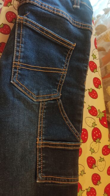 зауженные женские джинсы: Джинсы б/у. 10 манат