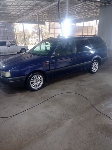 Volkswagen: Volkswagen Passat: 1993 г., 1.8 л, Механика, Бензин, Универсал