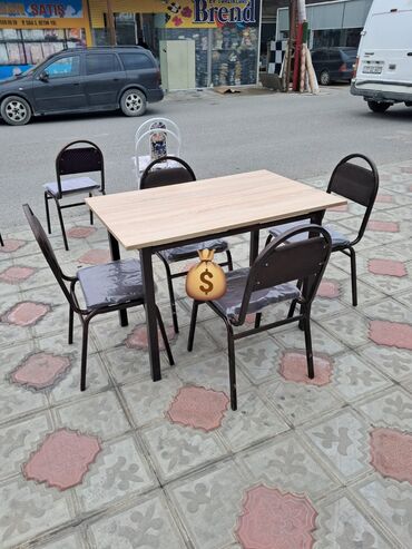 yeni suraxanida heyet evleri: Masa ve oturacaq rəng seçimi var