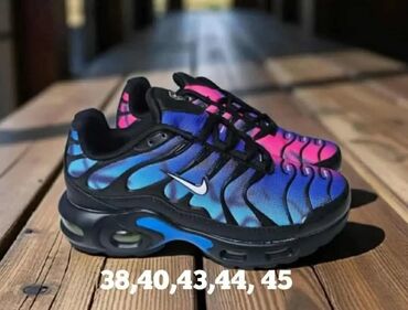 Patike: Patike, Nike — 12