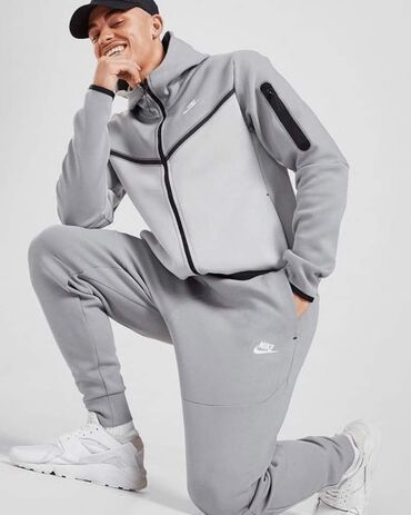Trenerke: NIKE TECH FLEECE TRENERKA. Veličine S M L XL Deciji Brojevi 10 12 14 — 19