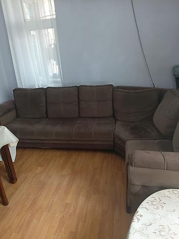 Divan və kreslo dəstləri: L‑şəkilli yumşaq künc divan dəsti - Rəng: tünd qəhvəyi/boz tonlarında — 6