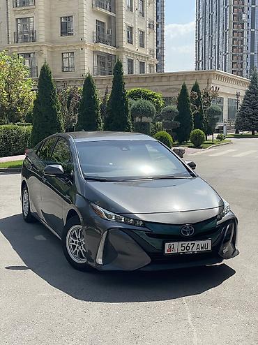 byd e1: Toyota Prius: 2019 г., 1.8 л, Гибрид — 1