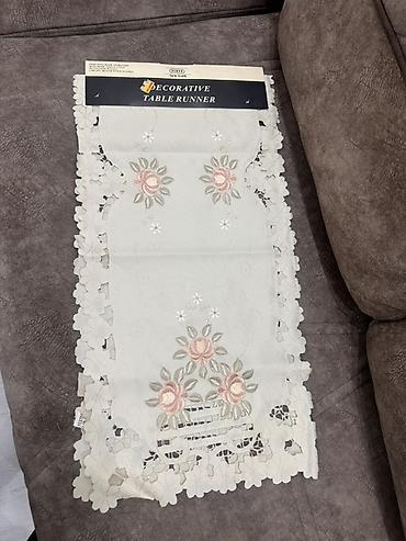 qedmi süfre: ELBAZ New York dekorativ stolüstü qaçan (Table Runner) - Rəng — 1