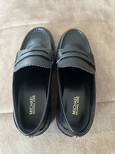 la scarpa obuca: 🖤 Michael Kors mokasine Elegantne crne mokasine sa debljim đonom i — 5