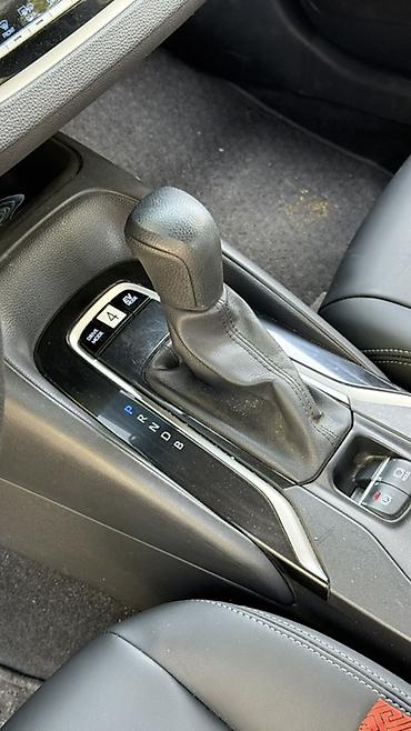 машина гибрид марки: Toyota Corolla: 2019 г., 1.8 л, Вариатор, Гибрид, Седан — 5