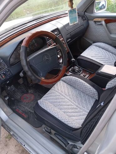Mercedes-Benz: Mercedes-Benz 220: 1995 г., 2.2 л, Механика, Бензин, Седан