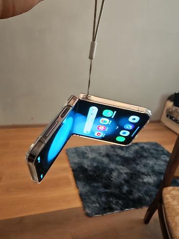 Samsung Galaxy Z Flip 5, 256 GB, rəng - Boz lalafo.az -da Samsung Galaxy Z Flip 5, 256 GB, rəng - Boz