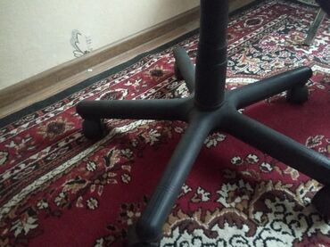 производство офисной мебели: Продаю кресло руководителя,состояние хорошее, производство Украина