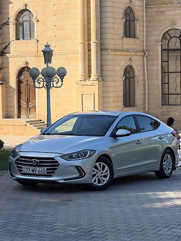 Hyundai: Hyundai Elantra: 2 l | 2017 il Sedan — 2