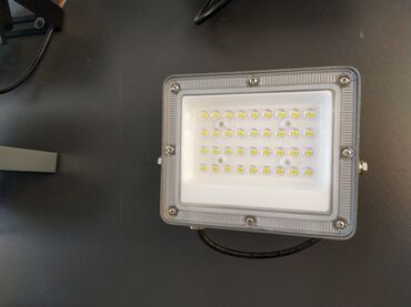 lupalı led: Bağ işıqı Divara quraşdırılmış