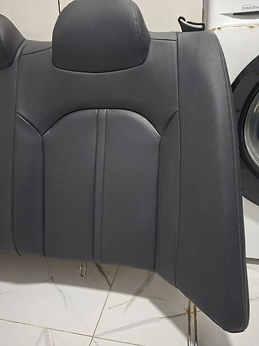Салондун тетиктери: Арткы орундук, Булгаары, Kia 2020 г., Колдонулган, Оригинал, Корея — 4