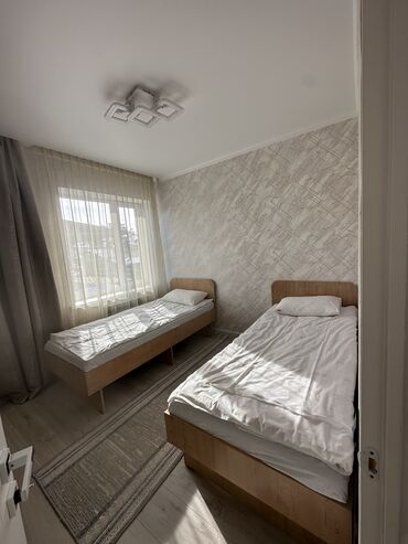 Посуточная аренда комнат: Комната с несколькими спальными местами и базовой меблировкой — 12