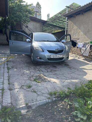 Toyota: Toyota Belta: 2008 г., 1 л, Вариатор, Бензин, Седан