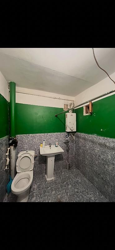 su bacok: Sumqayıt şəhər 1-ci mkr, maarifin yanındaki binada yerləşir. Öz — 4