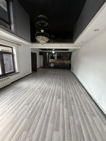дом продаю кызыл аскер: 72 м², 2 комнаты, Забор, огорожен, Парковка