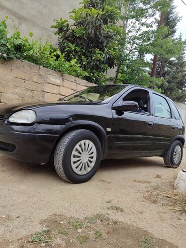 qara niva: Opel Vita: 1.4 l | 1998 il 233000 km Hetçbek