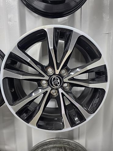 Литой диск Toyota, оригинальный. - Тип: легкосплавный (литой) диск -