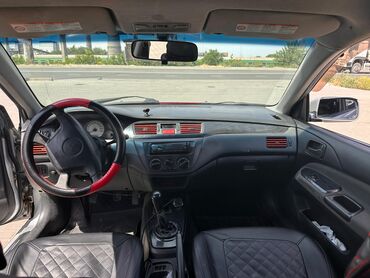 Mitsubishi: Mitsubishi Lancer: 2005 г., 1.6 л, Механика, Бензин, Седан
