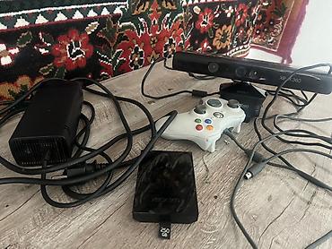мультимедия: Комплект для Xbox 360 с Kinect. Состав: - Сенсор Kinect для Xbox 360 — 1