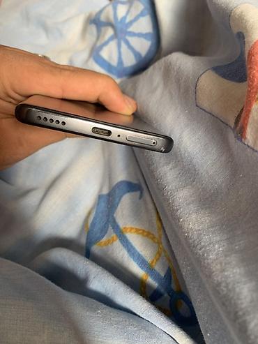 a 3 telefon: Honor rəng - Qara, Barmaq izi — 2