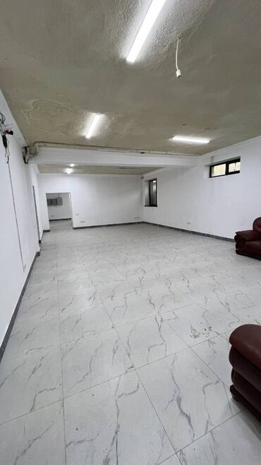 сдам место в салоне красоты: Сдаю Офис, 340 м², В жилом комплексе, 1 линия