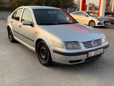 автомобиль продается: Volkswagen Bora: 2001 г., Механика, Седан