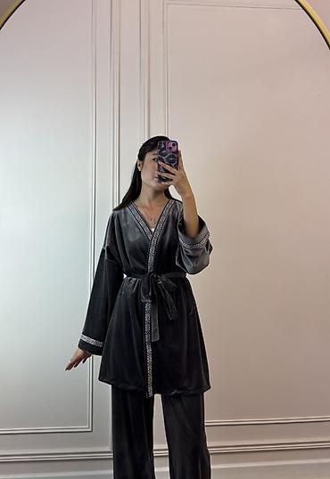 Одежда для дома и сна: Женские домашние костюмы из мягкого велюра - Комплекты из двух — 3