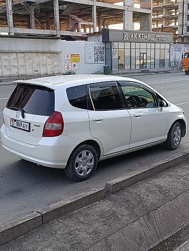 естима 3: Honda Fit: 2002 г., 1.3 л, Вариатор, Бензин, Хэтчбэк — 2