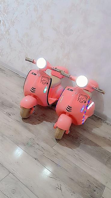 maşa ayı: Uşaq elektrik skuteri (Vespa tərzində) – çəhrayı rəng - Tip — 1