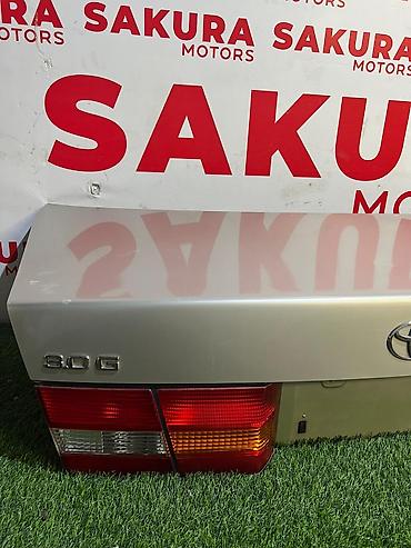 таета виндум: Крышка багажника Toyota, Б/у, Оригинал — 2