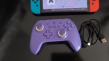 Аксессуары для консолей: Продаю геймпад для Nintendo switch/ ПК / смартфонов. Состояние — 2