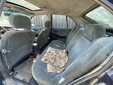 w211 e270: Nissan Primera: 1991 г., Седан — 6