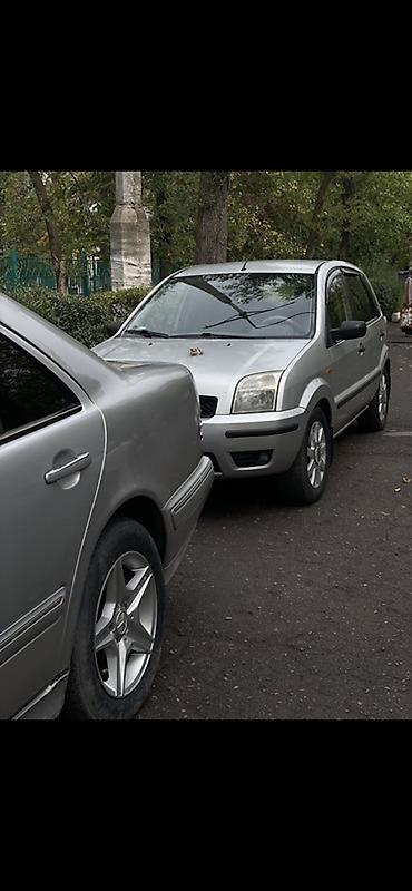 nardo grey: Ford Fusion: 2003 г., 1.4 л, Робот, Бензин, Хэтчбэк — 4