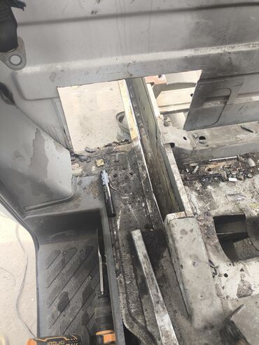 СТО, ремонт транспорта: Ремонт деталей автомобиля, Рихтовка, сварка, покраска, Перетяжка салона, без выезда — 2