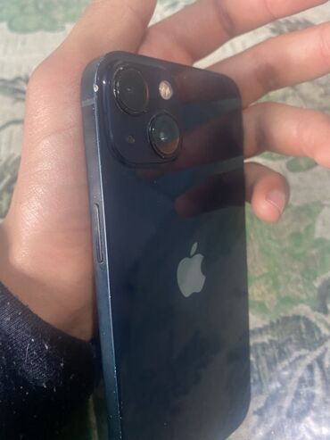 Apple iPhone: IPhone 13, Б/у, 128 ГБ, Синий, Зарядное устройство, Защитное стекло, Чехол, 72 % — 1