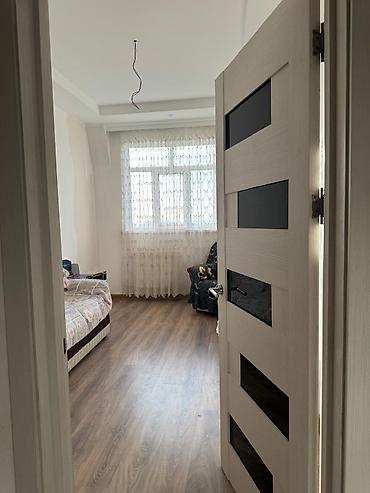 Mənzillər: Yeni Yasamal Brend Hause magazanin yani 14/14 mertebesi 100kv.m 3 — 6