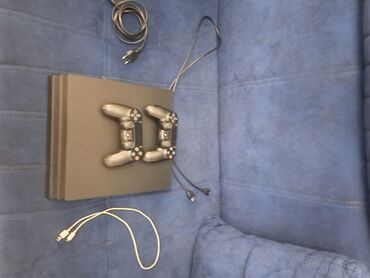 Sony PlayStation 4 Pro konsolu, oyun həvəskarları üçün nəzərdə