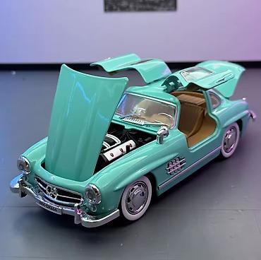 mini mercedes: Kolleksiya modeli – klassik Mercedes 300SL kupe (göy-mint rəng) — 2