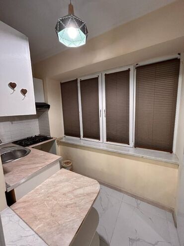 Uzunmüddətli kirayə mənzillər: Nizami rayonu,Xalqlar Dostluğu metrosundan piyada 5 dəqiqəlik — 17