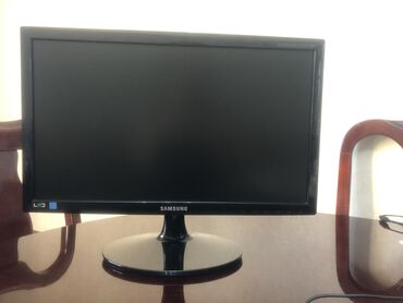 komputer monitoru: Monitor-Samsung.Təzə kimidir.Çox az işlənilib.Razılaşma yolu ilə