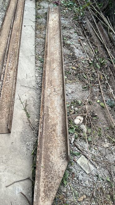 Швеллеры: Продаю швеллера Советские . 1. Длинна 4,2 метра ширина 5,5 см высота — 10