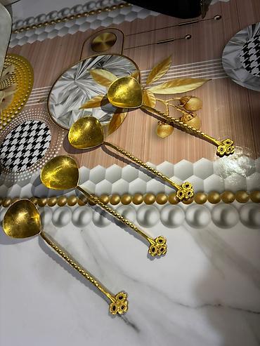 Ложки: Пара декоративных ложек, позолоченные.Продаем. - Материал: металл с — 6