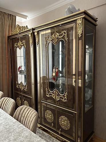 güzgü mebel: Klassik üslubda qonaq otağı mebel dəsti Tərkibi: - Bufet/kredensa — 3