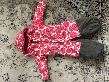 Верхняя одежда: Продаю детский зимний комбинезон на 3-4 года. Состояние отличное
